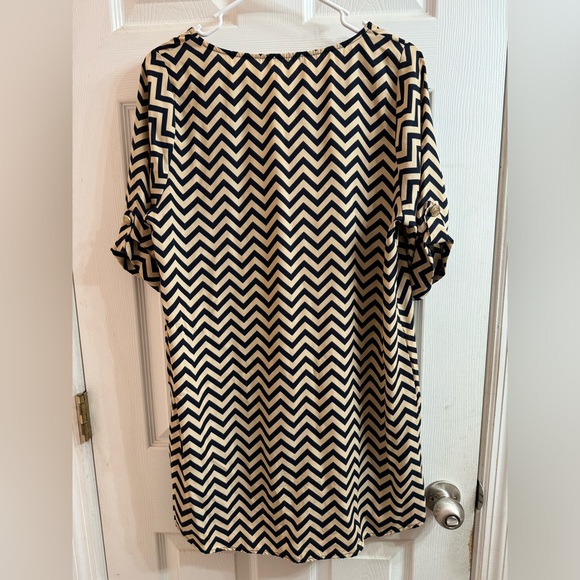 Everly Navy & Tan Chevron Women’s Mini Dress / Long Top with Gold Hardware - Picture 3 of 4